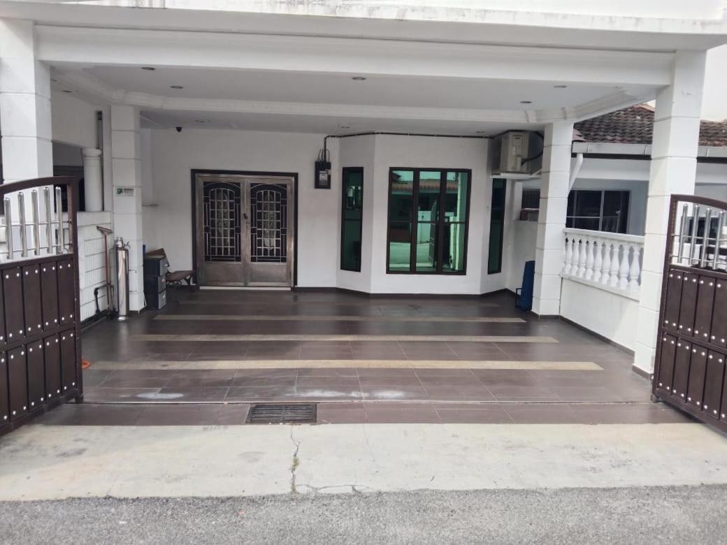 2 Storey 5Br 16Pax Semabok Taman Cheng Ho, 3 By Myplace Malacca Luaran gambar