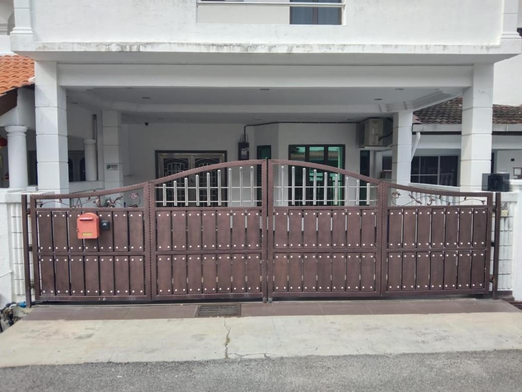2 Storey 5Br 16Pax Semabok Taman Cheng Ho, 3 By Myplace Malacca Luaran gambar